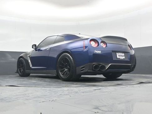 Used 2015 Nissan GT-R Black Edition image 41