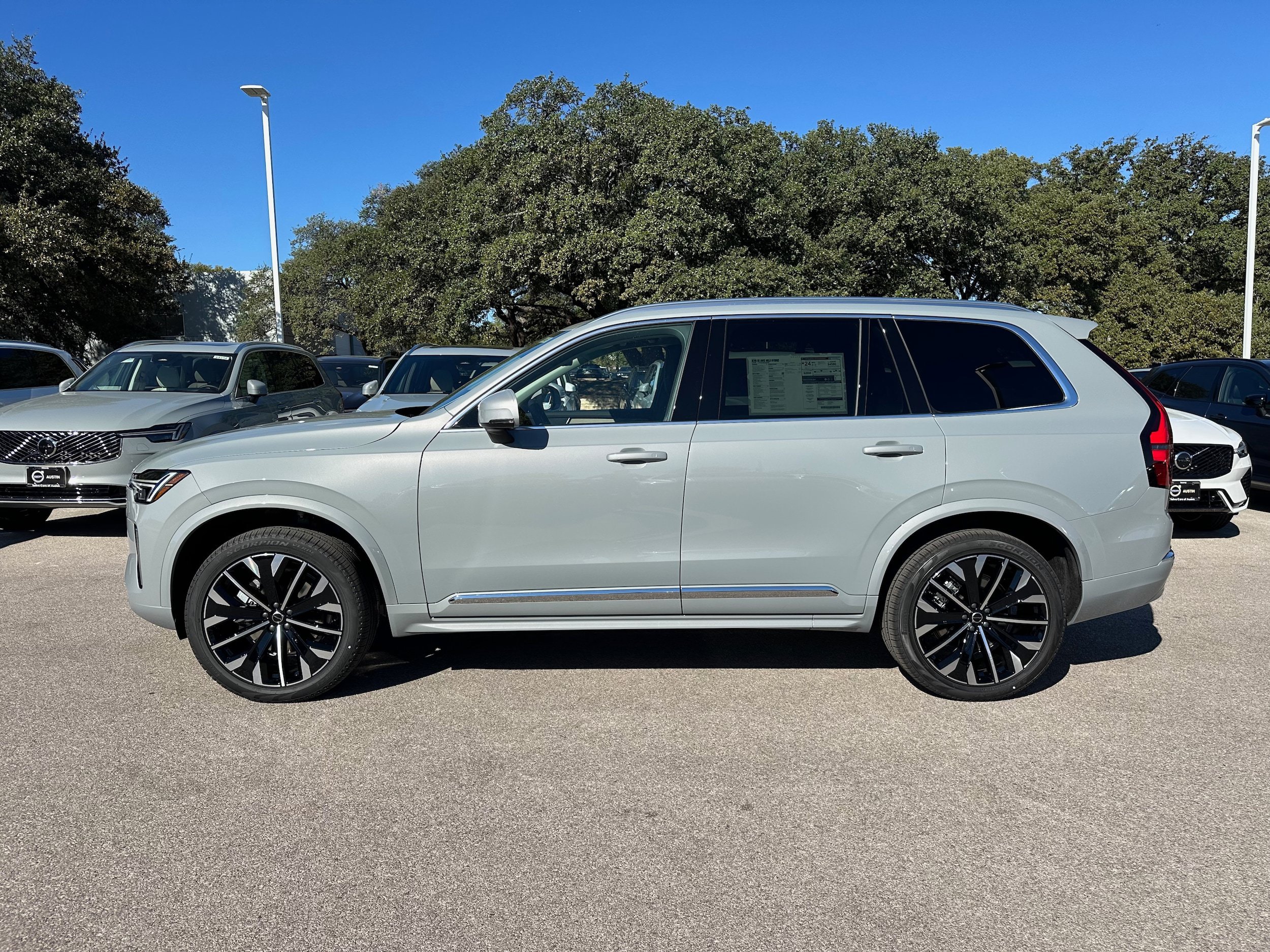 Used 2026 Volvo XC90 B5 Core AWD/4WD image 3