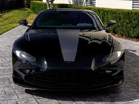 Used 2023 Aston Martin V8 Vantage Coupe image 7