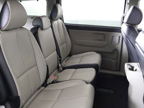 Used 2019 Kia Sedona EX image 31