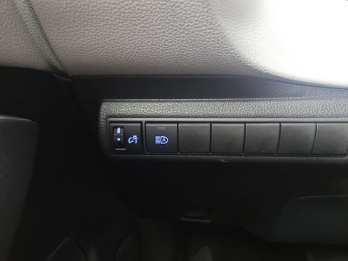 Used 2021 Toyota Corolla SE w/ Carpet Mat Package (TMS) image 24