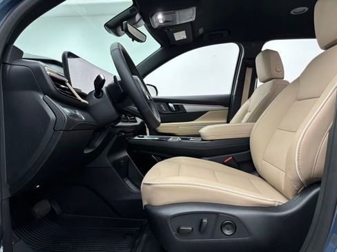 New 2026 Buick Enclave Preferred w/ Power Package FWD image 18