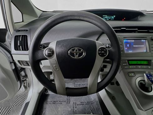 Used 2015 Toyota Prius Two FWD image 17
