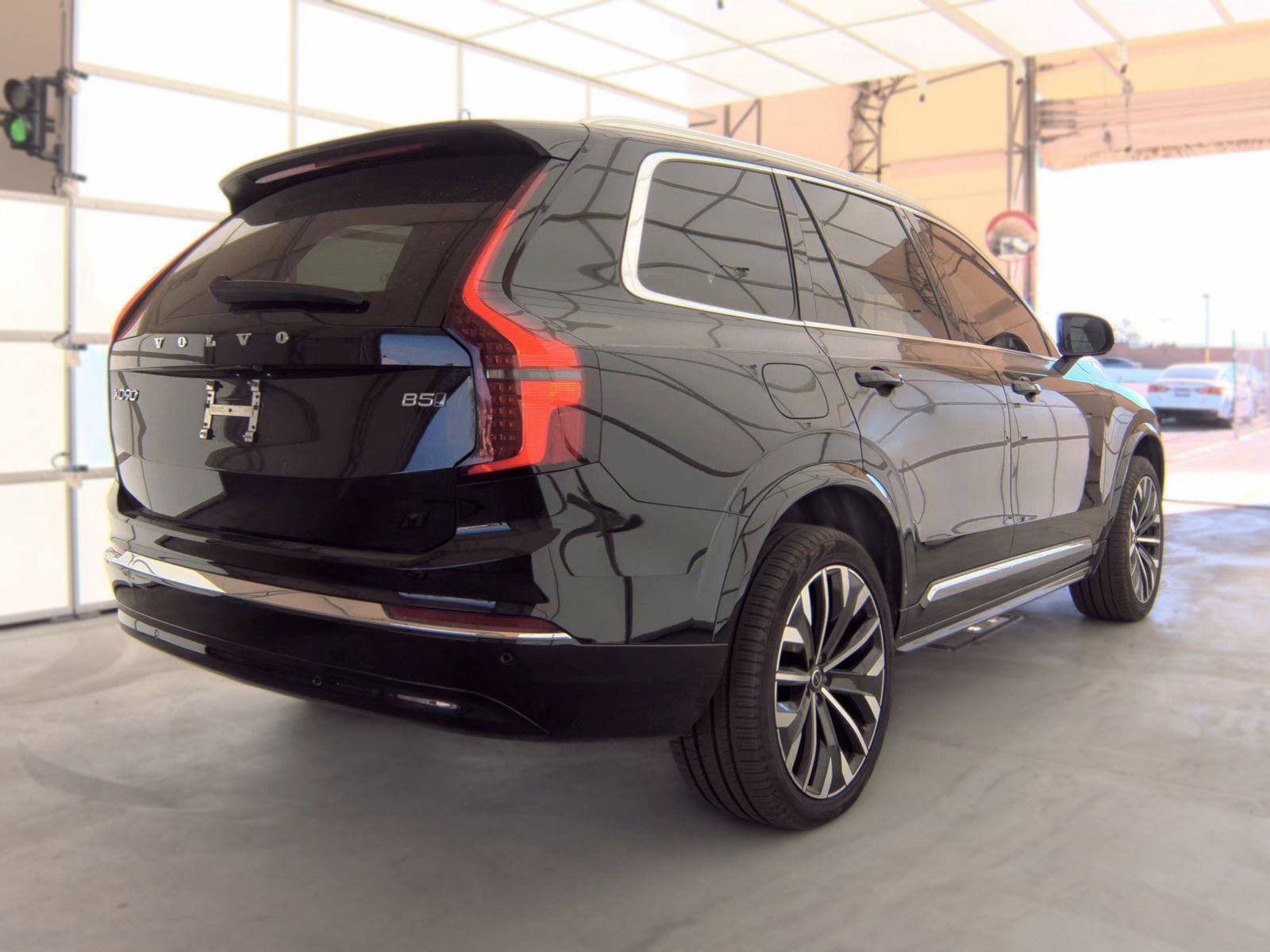Used 2026 Volvo XC90 B5 Core w/ Protection Package Premier AWD/4WD image 7