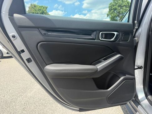 Used 2022 Honda Civic Sport Touring image 7