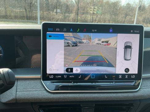 Certified 2025 Volkswagen Tiguan S w/ 18" Wheel Package image 23