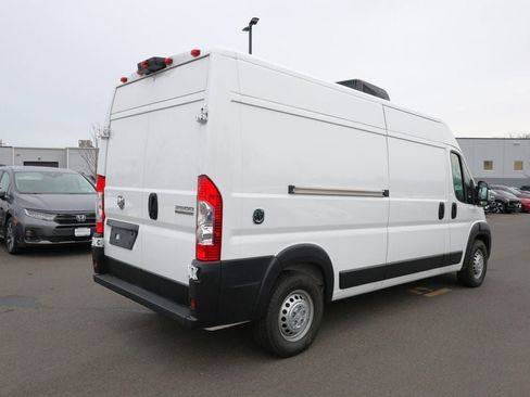 Used 2025 RAM ProMaster 2500 w/ Convenience Group image 5
