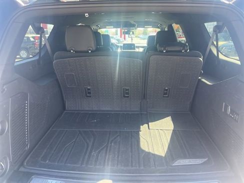 Used 2022 Chevrolet Suburban RST w/ Luxury Package image 10