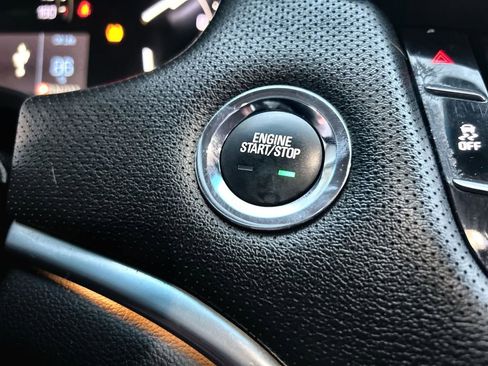 Used 2018 Cadillac XTS Luxury image 20