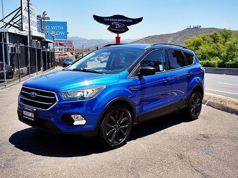 Used 2018 Ford Escape SE w/ SE Sport Appearance Package FWD image 5