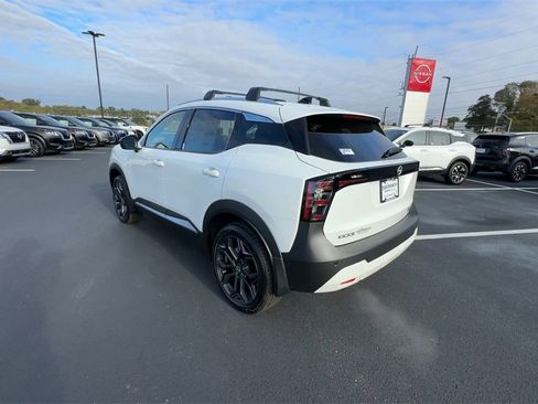 New 2026 Nissan Kicks SR w/ Cold Weather Package image 6