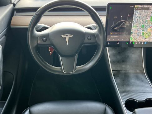 Used 2018 Tesla Model 3 Long Range RWD image 16