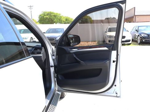 Used 2013 BMW X5 xDrive50i image 41