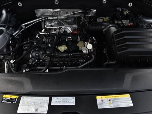 Used 2025 Volkswagen Atlas Cross Sport SE FWD image 26