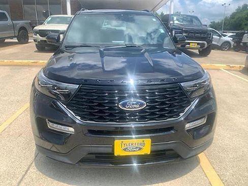 Used 2024 Ford Explorer ST-Line w/ Class IV Trailer Tow Package image 3