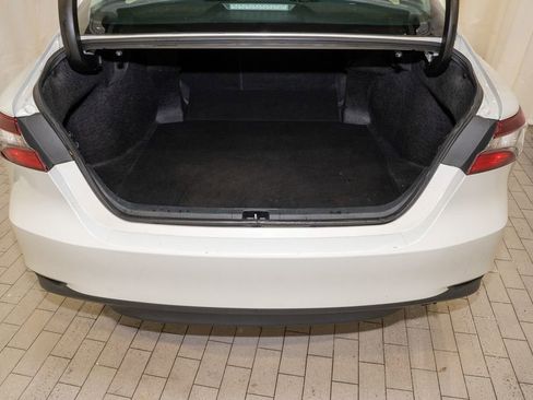 Used 2023 Toyota Camry LE image 5