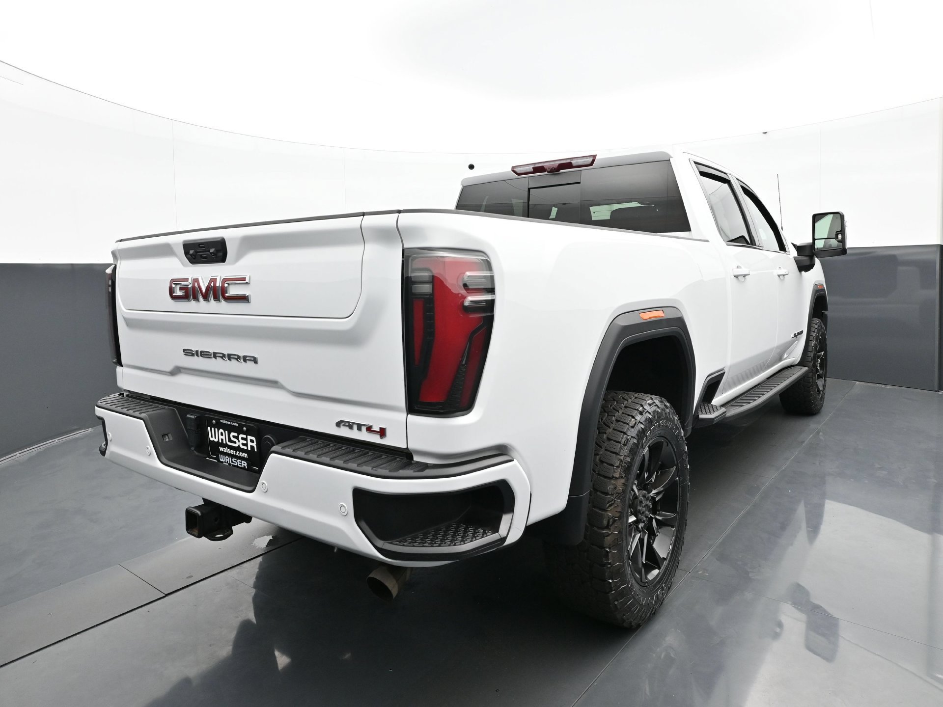 Used 2024 GMC Sierra 2500 AT4 w/ AT4 Premium Plus Package AWD/4WD image 6