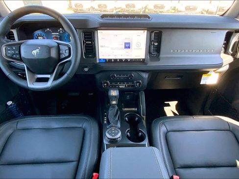 New 2025 Ford Bronco Badlands image 5