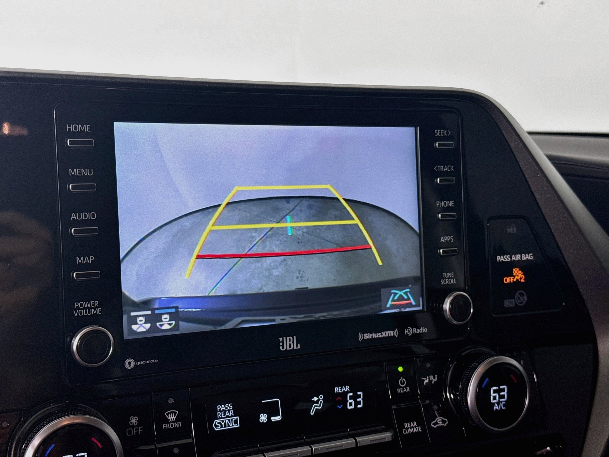 Certified 2021 Toyota Highlander Limited AWD/4WD image 15