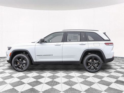 New 2025 Jeep Grand Cherokee Limited image 9