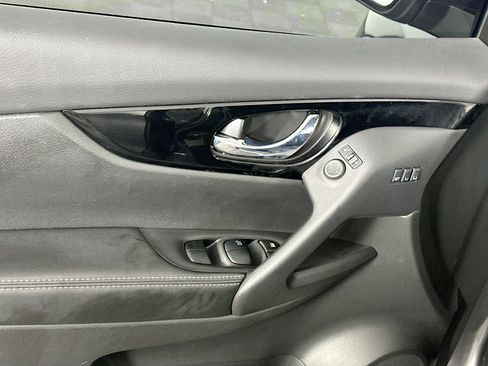 Used 2022 Nissan Rogue Sport SL w/ Premium Package image 15