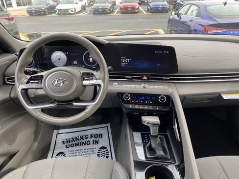 Certified 2023 Hyundai Elantra SEL w/ Convenience Package image 10