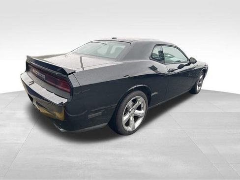 Used 2014 Dodge Challenger R/T RWD image 7