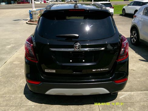 Used 2019 Buick Encore Sport Touring FWD image 3