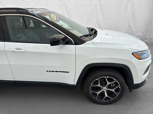 Used 2024 Jeep Compass Limited AWD/4WD image 9