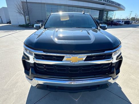 Used 2025 Chevrolet Silverado 1500 LT w/ Leather Package image 4