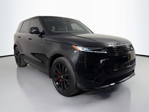 Used 2025 Land Rover Range Rover Sport Dynamic SE image 3