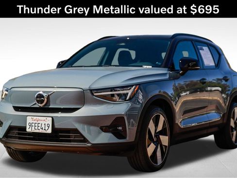 Used 2023 Volvo XC40 Recharge Ultimate image 3