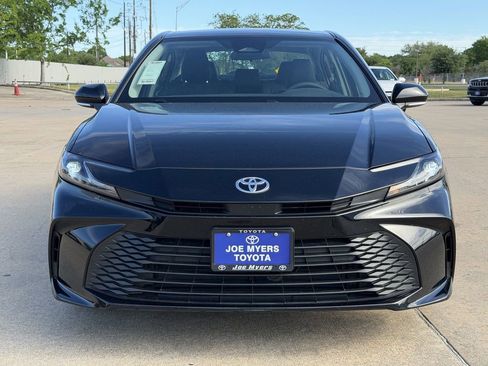 Used 2026 Toyota Camry LE FWD image 3