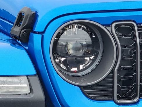 New 2026 Jeep Gladiator Sport AWD/4WD image 16