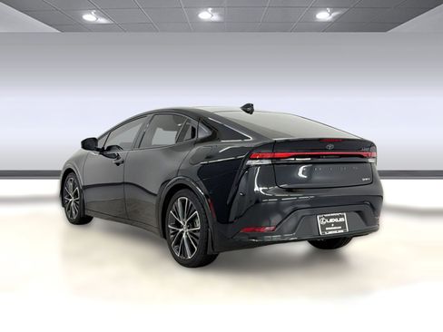 Used 2024 Toyota Prius Limited w/ Limited Premium Package image 3