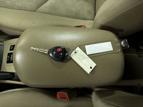 Used 2011 Toyota RAV4 4WD w/ Base L4 Extra Value Pkg image 30