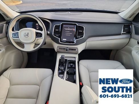Used 2025 Volvo XC90 B6 Plus w/ Protection Package Premier image 17