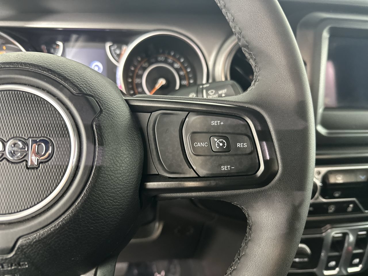 Used 2023 Jeep Wrangler Sport AWD/4WD image 7