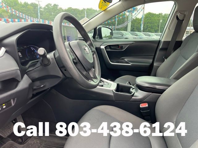 Used 2024 Toyota RAV4 LE AWD/4WD image 6