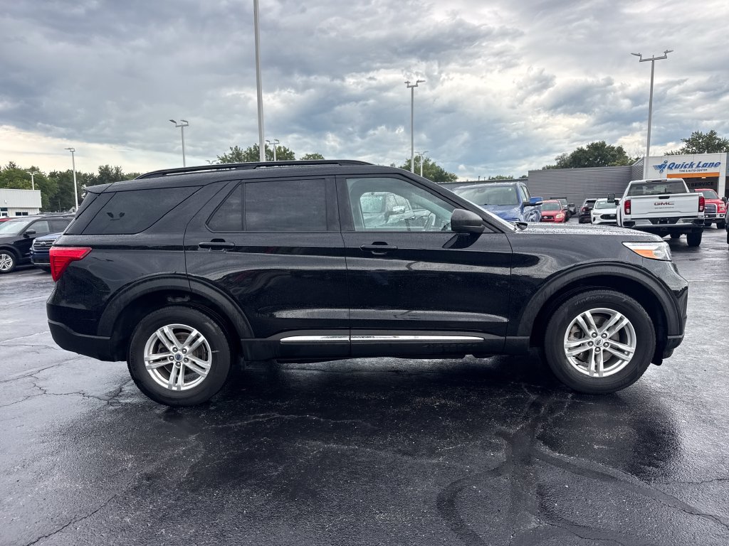 Used 2024 Ford Explorer XLT w/ Equipment Group 202A AWD/4WD image 6