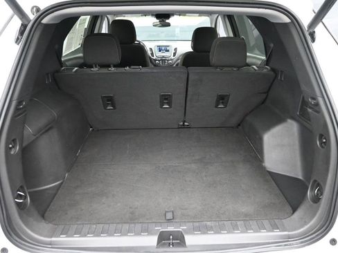 Used 2023 Chevrolet Equinox LT FWD image 9