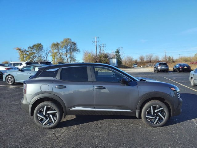 Used 2025 Nissan Kicks SV w/ Illumination Package FWD image 2