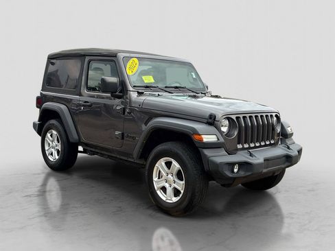 Used 2022 Jeep Wrangler Sport AWD/4WD image 3