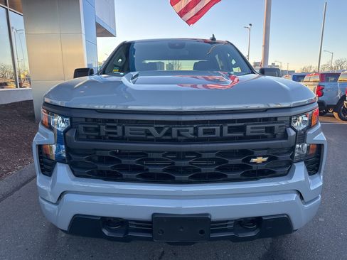 Used 2024 Chevrolet Silverado 1500 Custom image 3