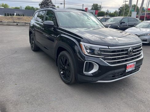 New 2026 Volkswagen Atlas SE image 3