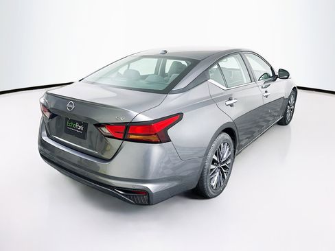 Used 2023 Nissan Altima 2.5 SV FWD image 9