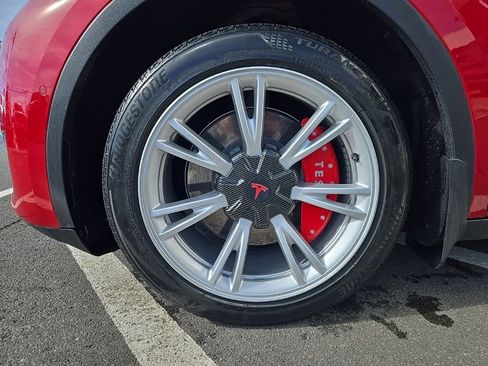 Used 2021 Tesla Model Y Long Range image 10