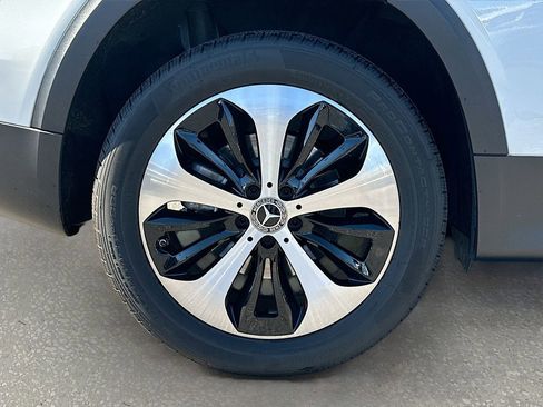 Used 2024 Mercedes-Benz GLB 250 image 29