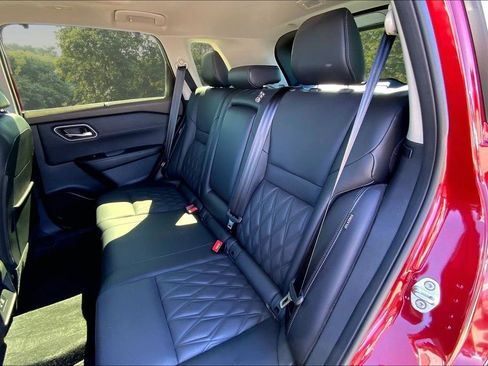 Used 2023 Nissan Rogue Platinum FWD image 22
