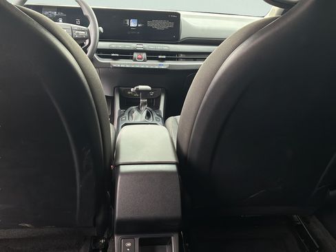 Used 2025 Kia K4 FWD image 26